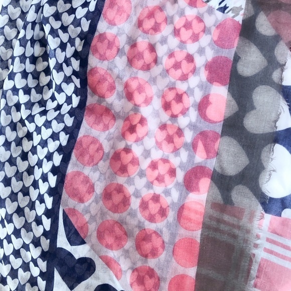 Multi-pattern scarf in grey, pink, blue and maroon. - Picture 3 of 10
